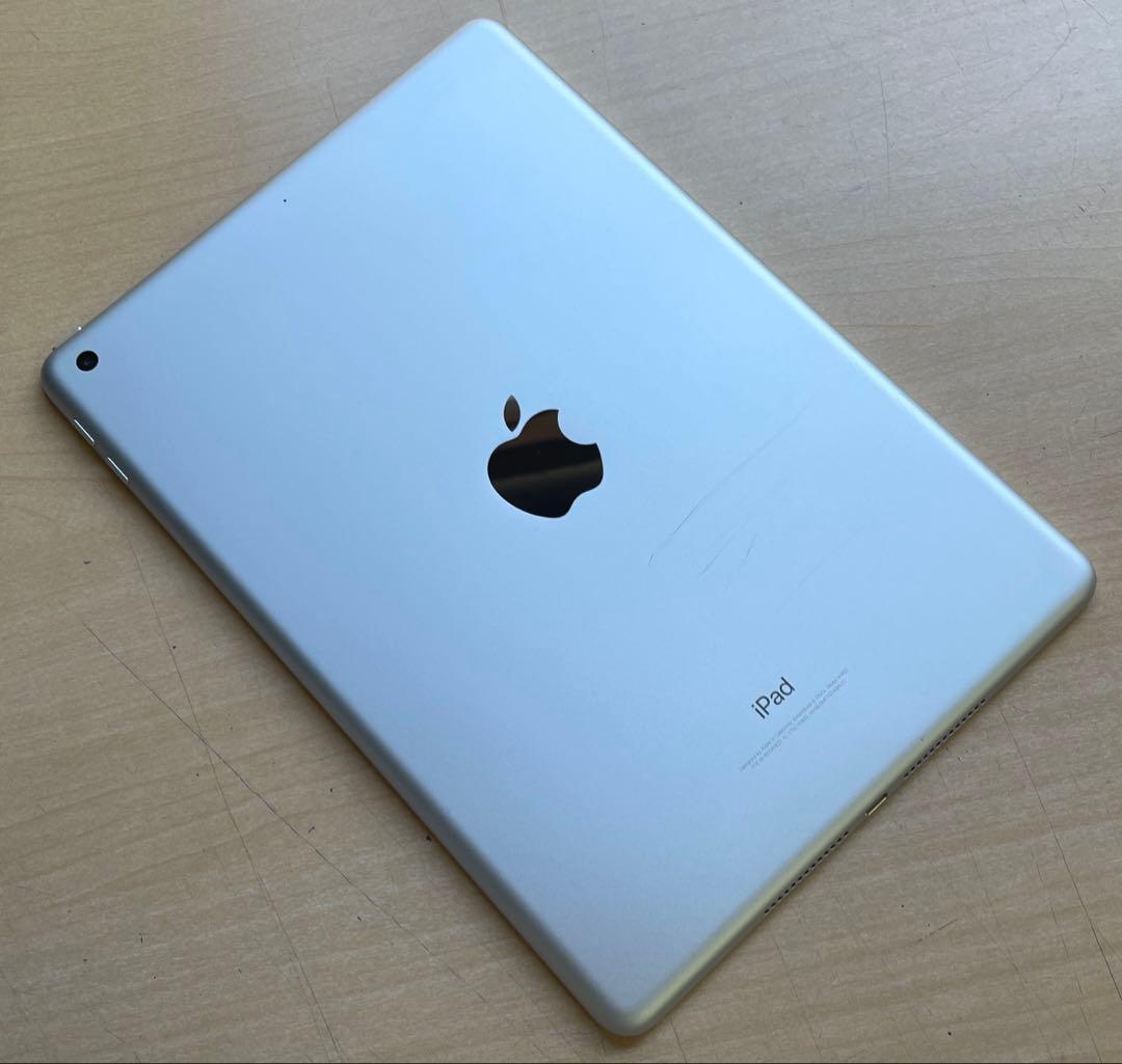 iPad 第5世代　A1822　Wi-Fiモデル　シルバー　32GB 美品　#4
