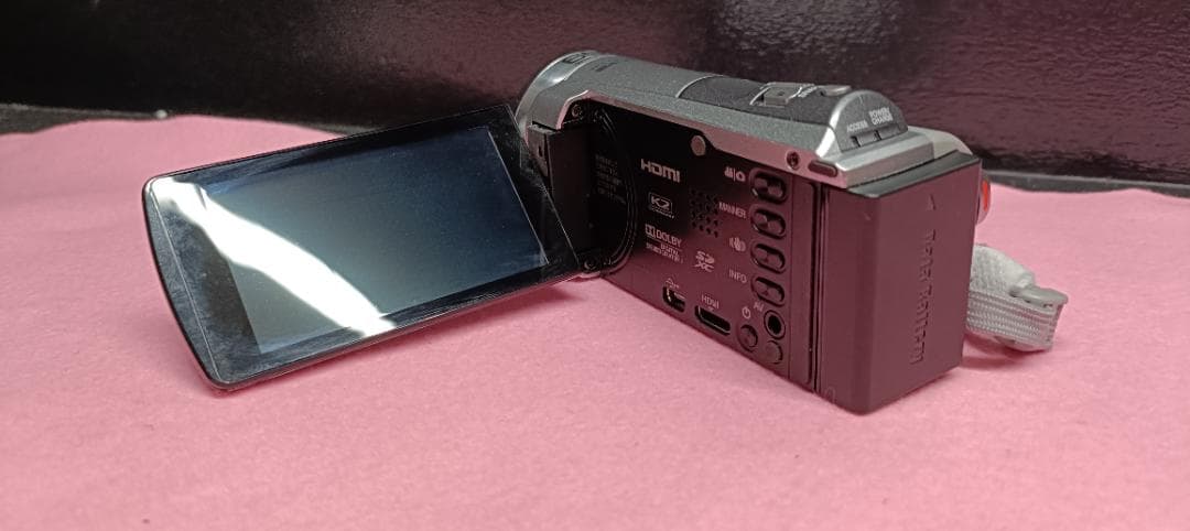 Y【中古品】JVCケンウッド　ビデオカメラ　Everio GZ-E780 銀色