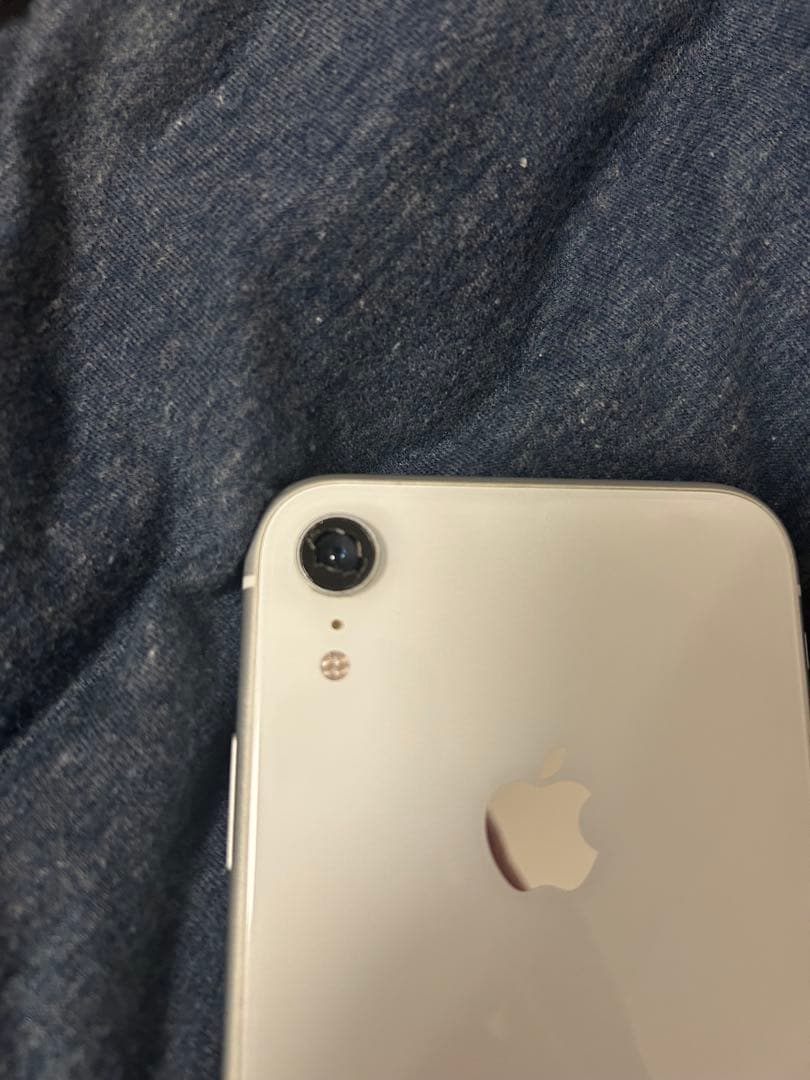 Apple iPhone XR ホワイト 本体　128GB