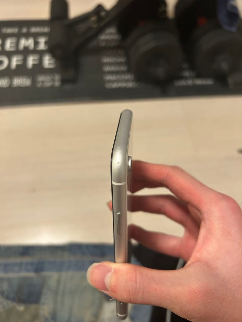 Apple iPhone XR ホワイト 本体　128GB