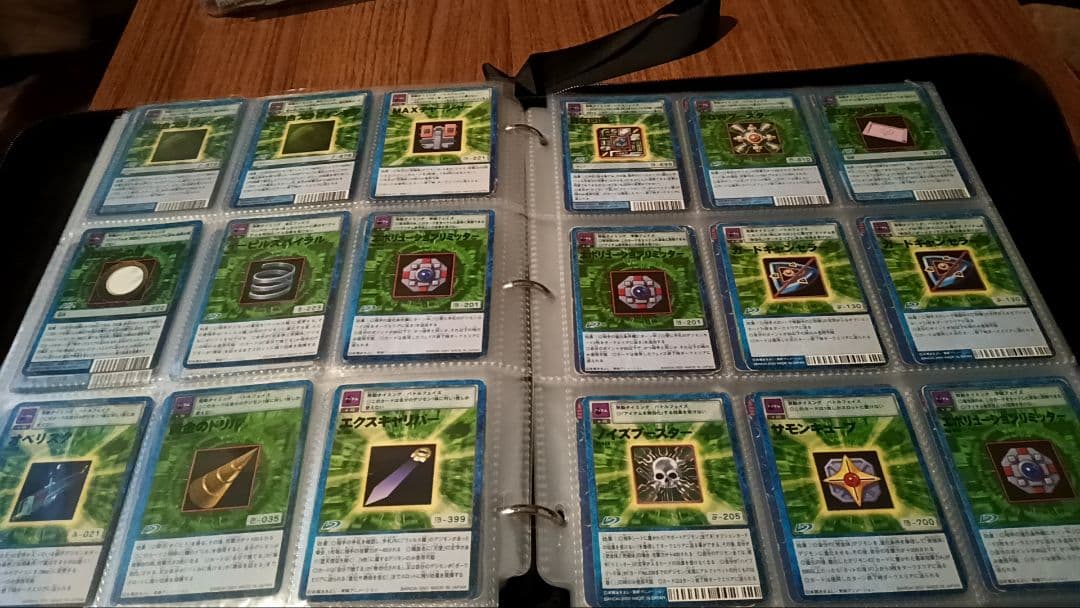 旧デジモンカードゲーム900枚弱まとめ売り