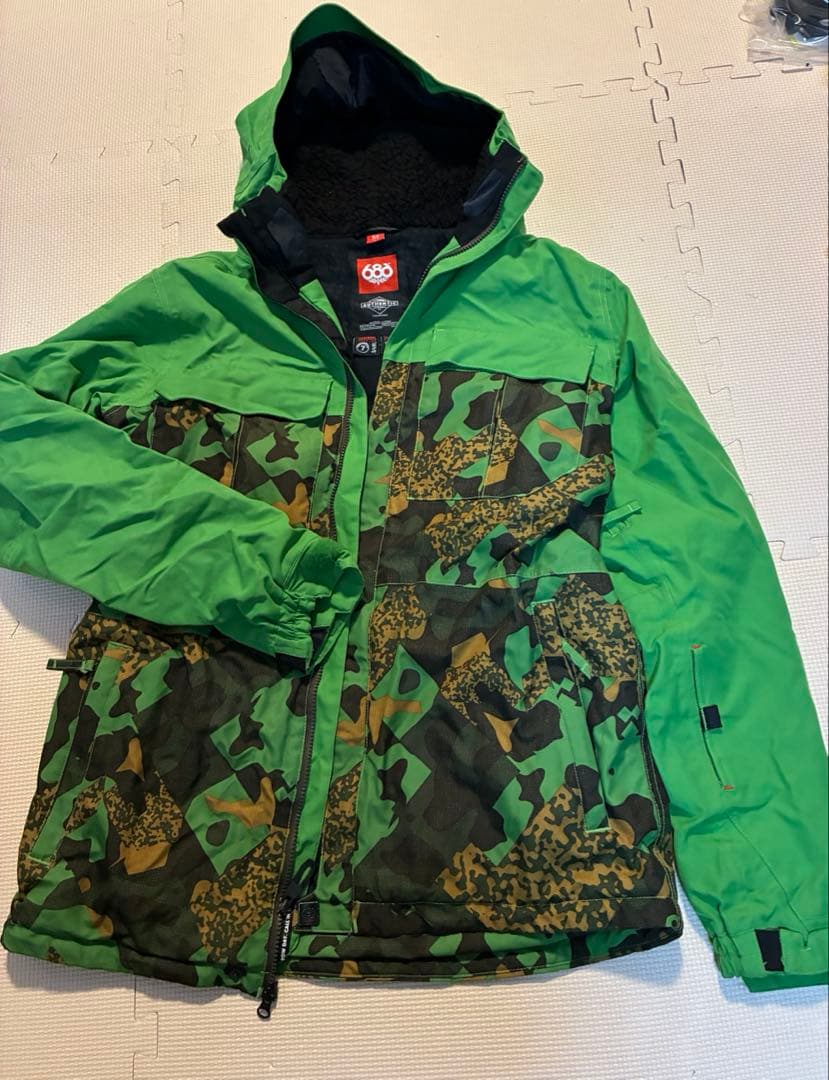 スノーボードウェアセット　686 （ジャケット・パンツ・手袋・ゴーグル）