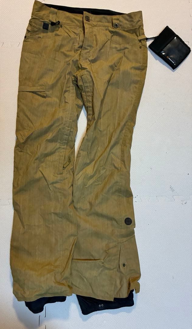 スノーボードウェアセット　686 （ジャケット・パンツ・手袋・ゴーグル）