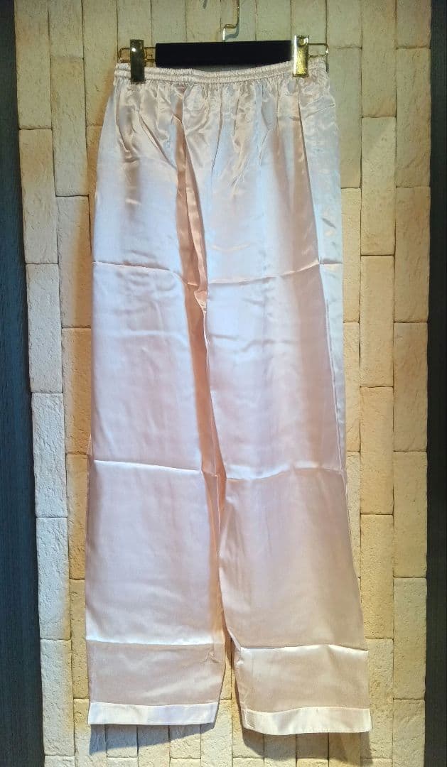 新品未使用　ランコムLANCOME　シルク100%ピンクパジャマ