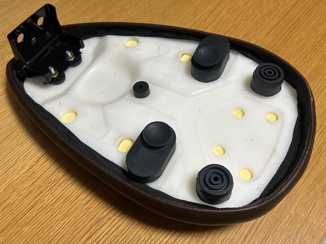 KEPSPEED製 スーパーカブ用 シングルシート ダイヤカットブラウン