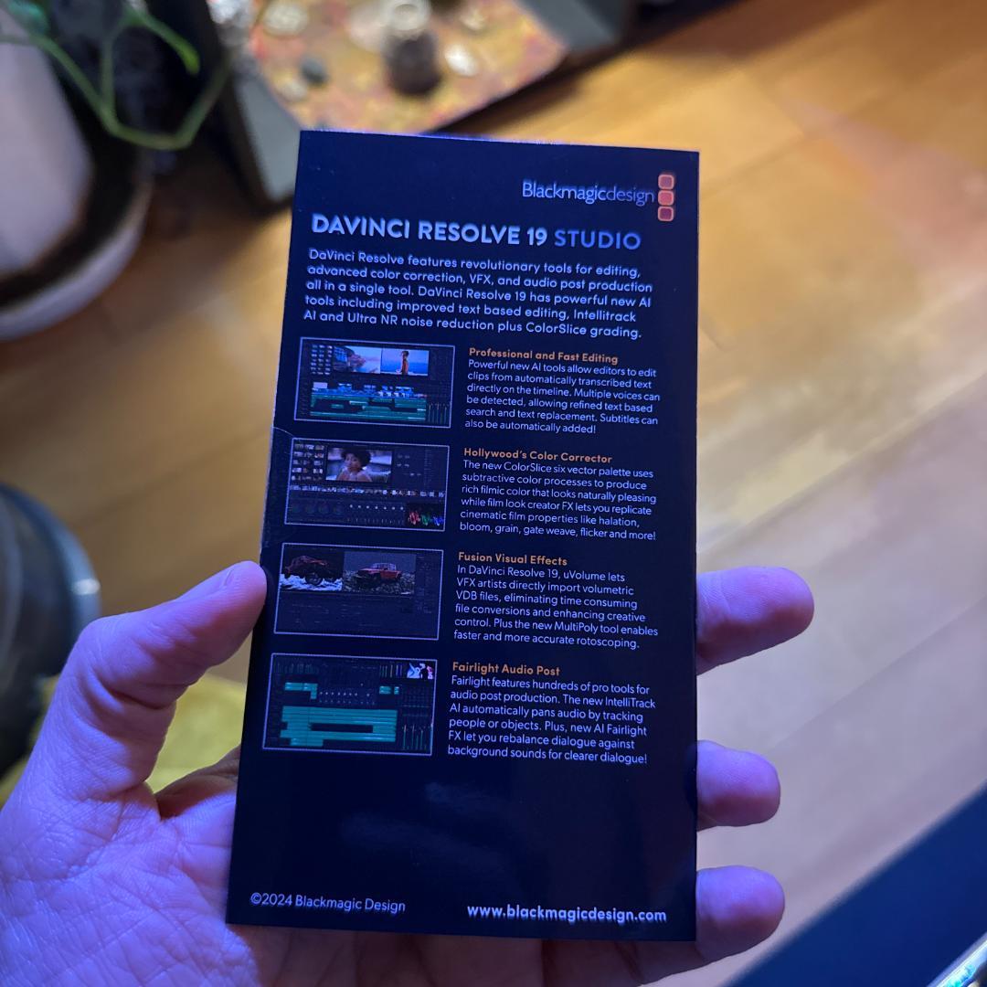 その他 Davinci Resolve License 19 ( Unopened )