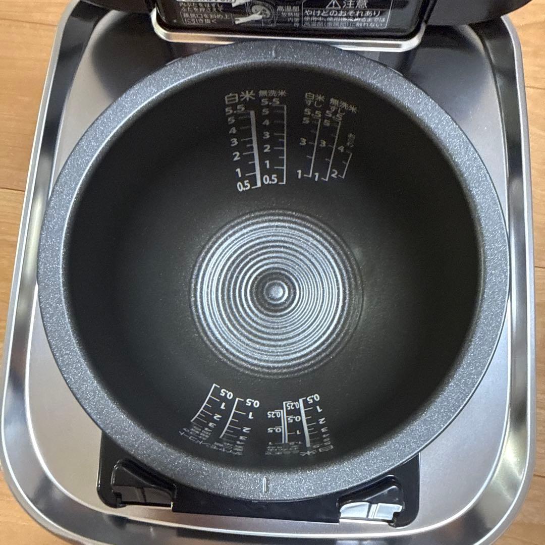 東芝真空圧力IHジャー炊飯器　RC-10ZWW