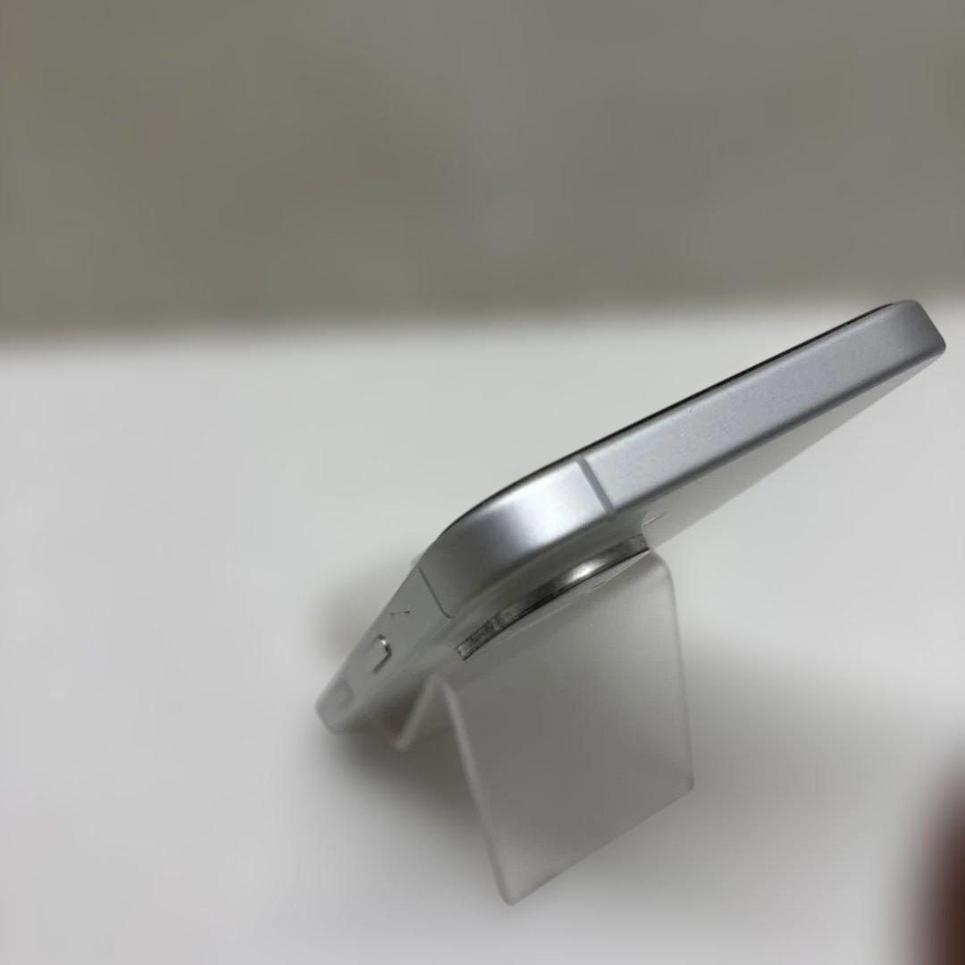 中古超美品 iPhone16 128GB SIMフリー バッテリー 100%