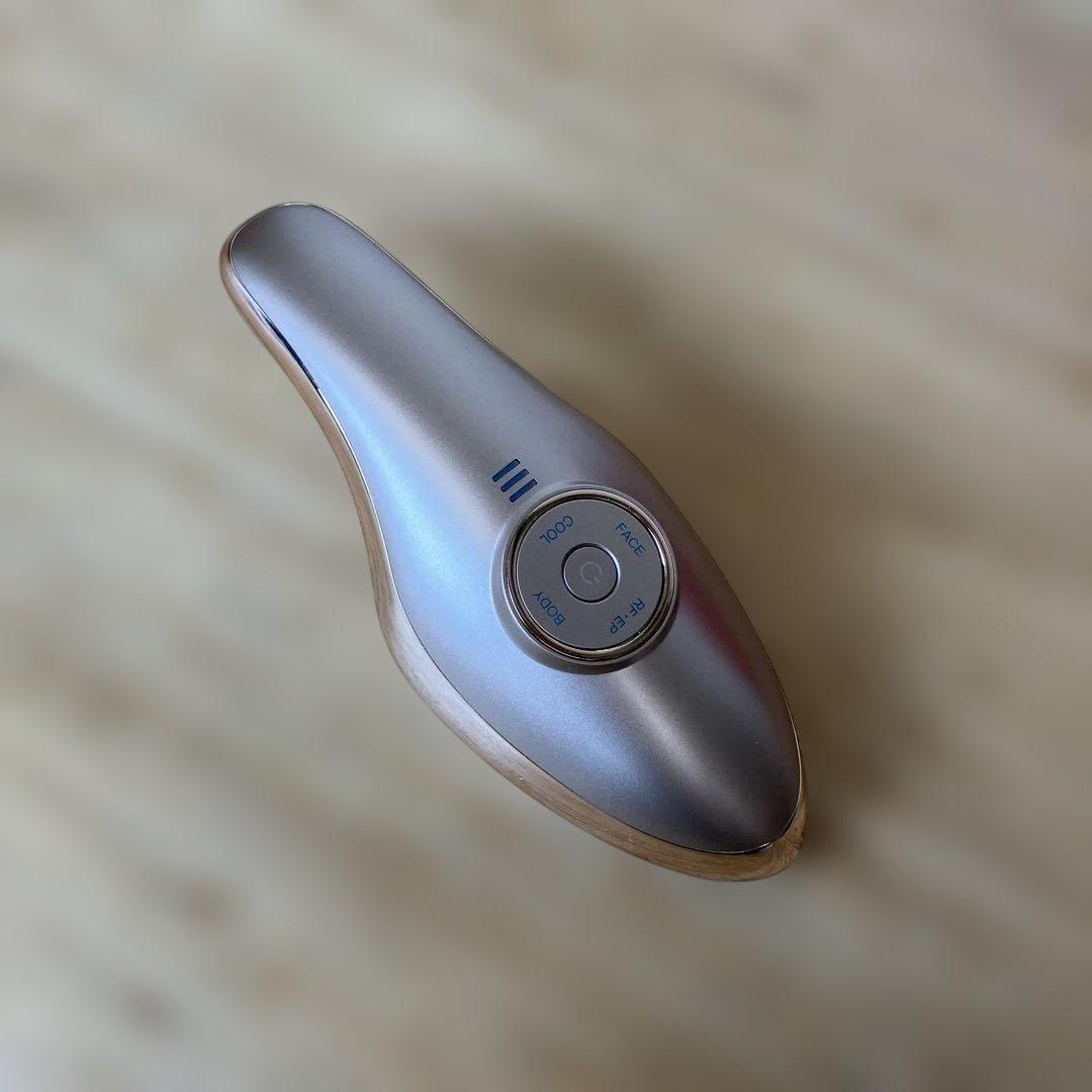 MEラボンクエラ 美顔器 ECL-02 充電ケーブル・外箱等付き