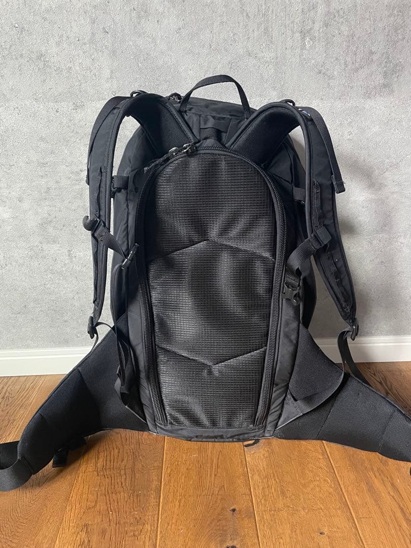 patagonia パタゴニア　スノードリフター30L ブラック