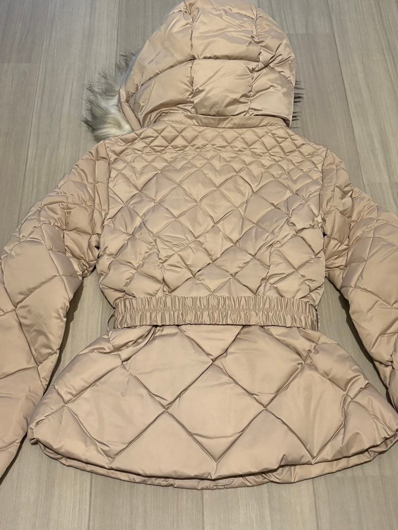 Guess キルティング ファーダウンジャケット