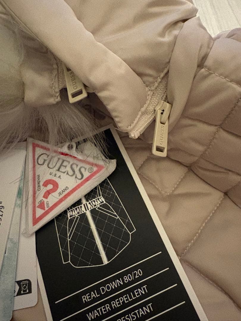 Guess キルティング ファーダウンジャケット