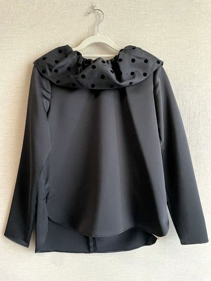 新品未使用hue DAY TO EVENINGドットブラウス