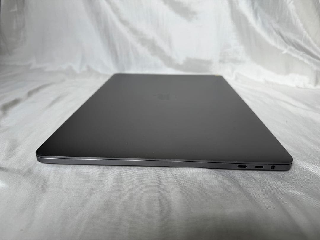 MacBook Pro 15インチ2017Core i7/16GB/500GB