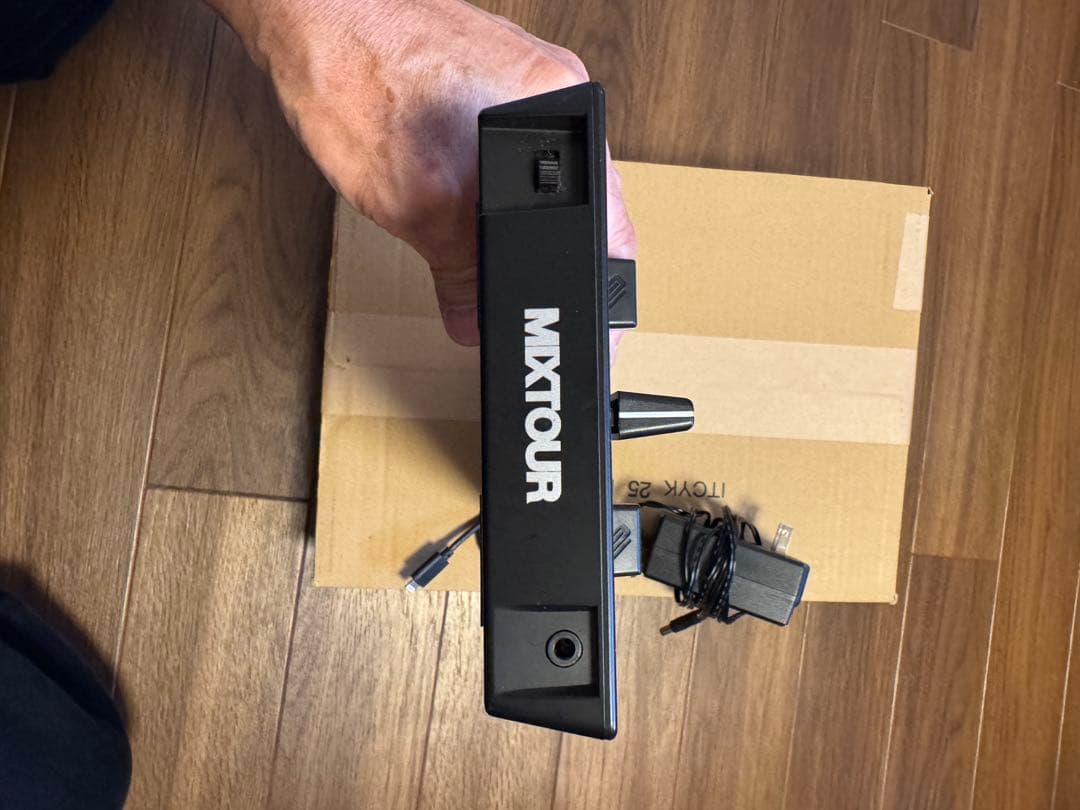 Reloop MIXTOUR DJコントローラー