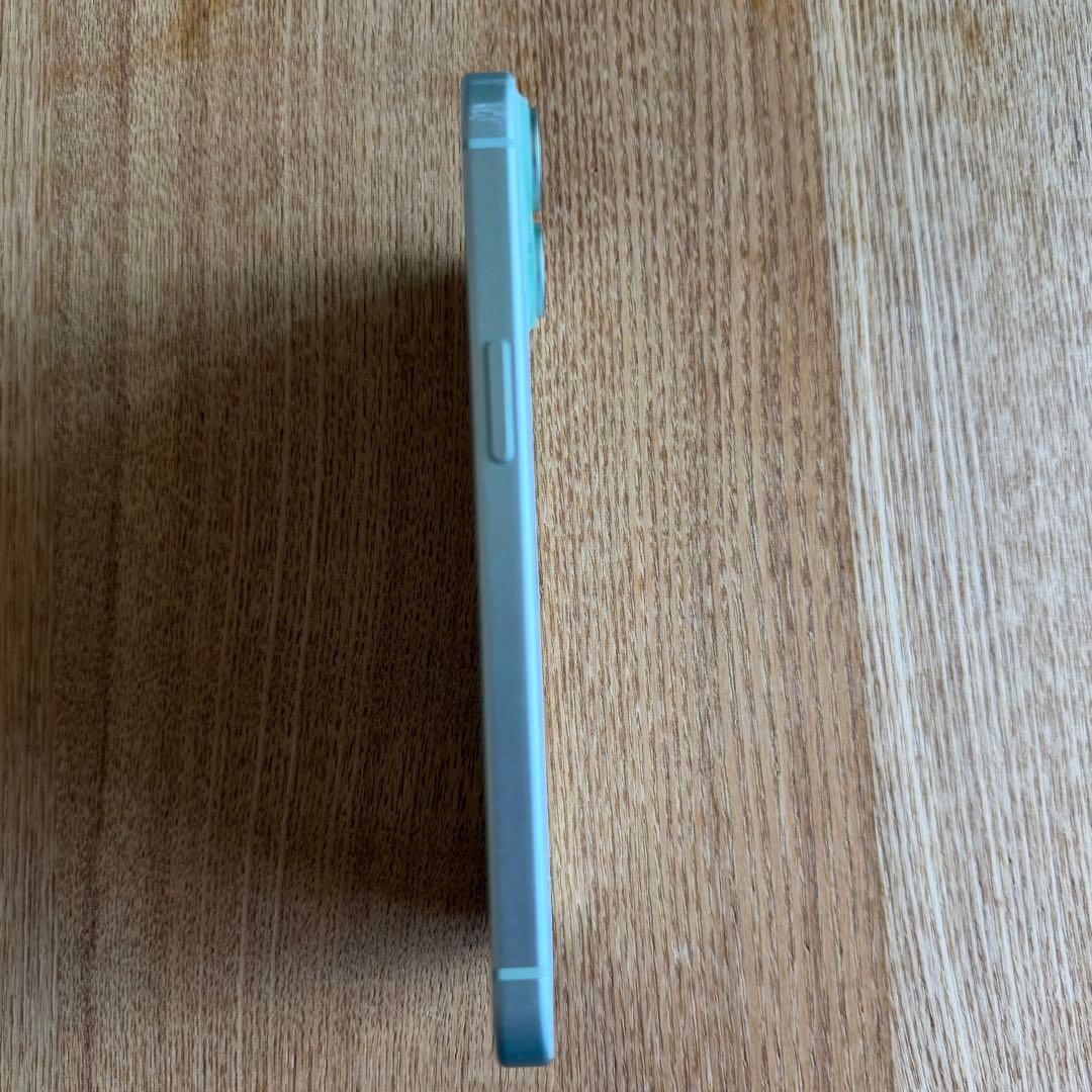 R134　iPhone15 128GB グリーン　SIMフリー