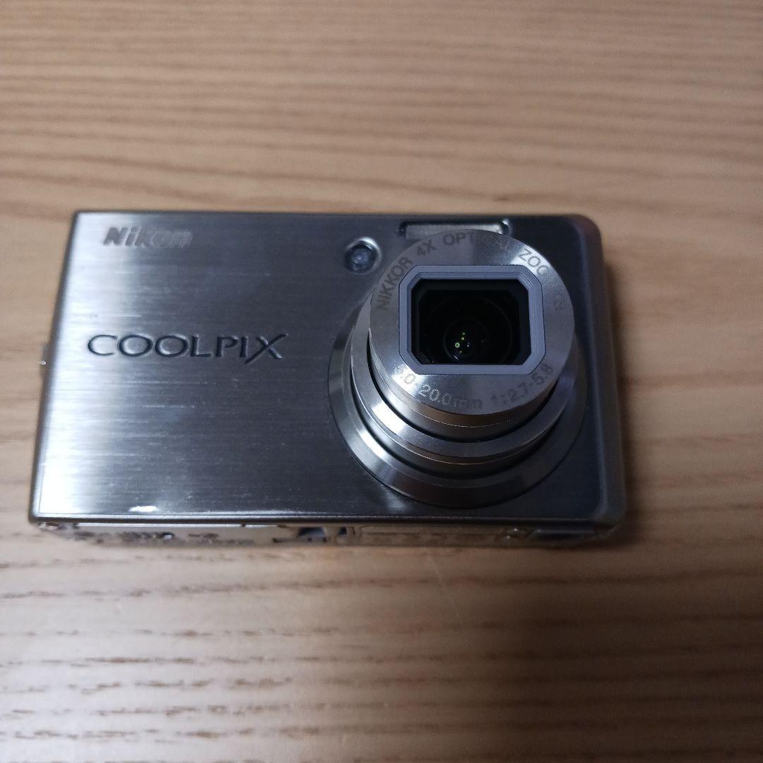 美品 Nikon ニコン COOLPIX S600 カメラ シルバー　レトロ