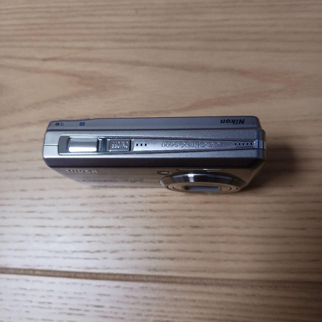 美品 Nikon ニコン COOLPIX S600 カメラ シルバー　レトロ