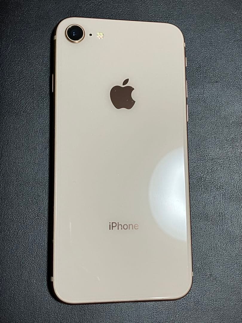 iPhone8 本体　64GB