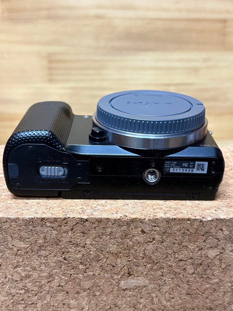 SONY α5000 ミラーレス一眼カメラ ブラック 本体のみ バッテリー付