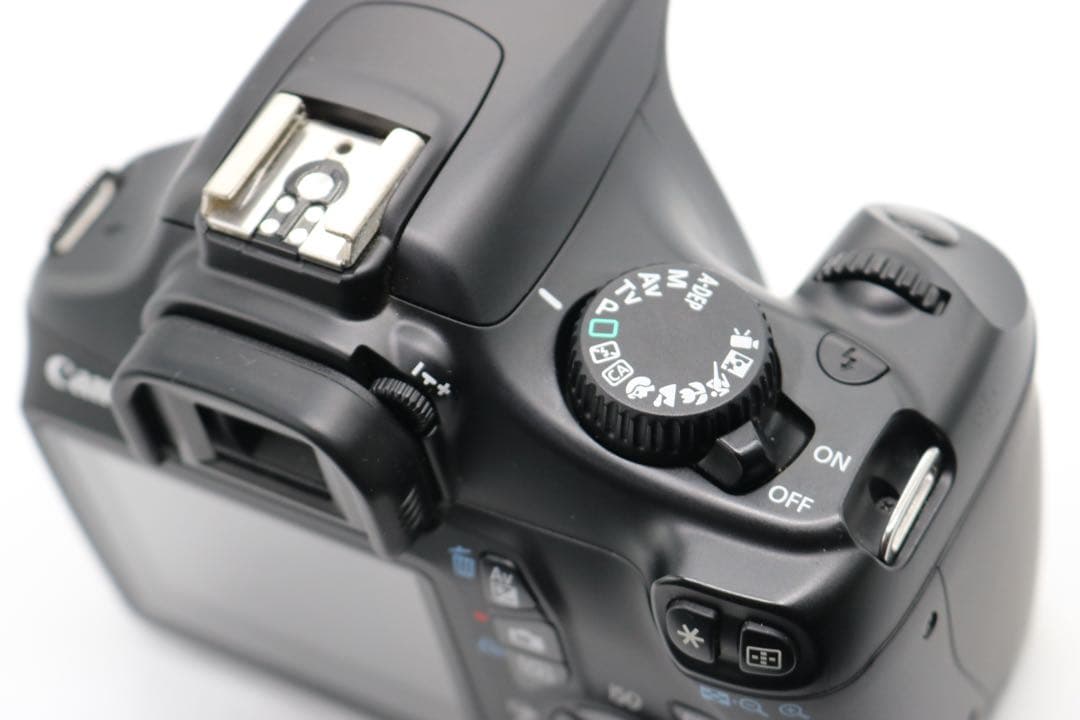 美品 【Canon EOS Kiss X50 ダブルレンズセット】 安心保証あり