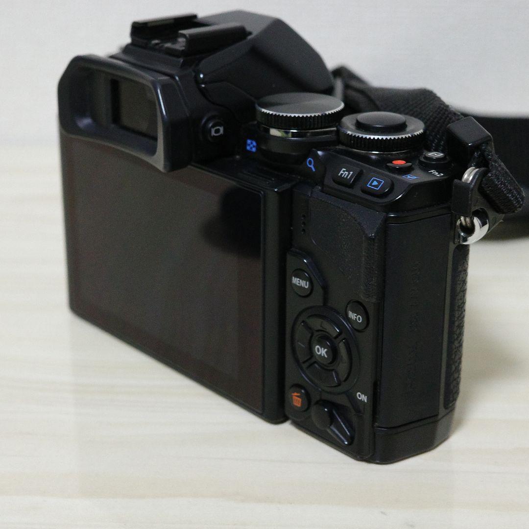 OLYMPUS OM-D E-M10 EZダブルズームキット