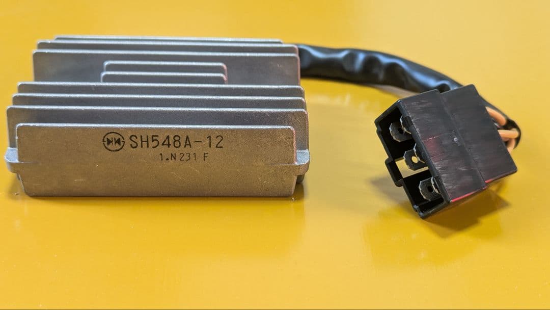 新品ゼファーχ純正レギュレーター