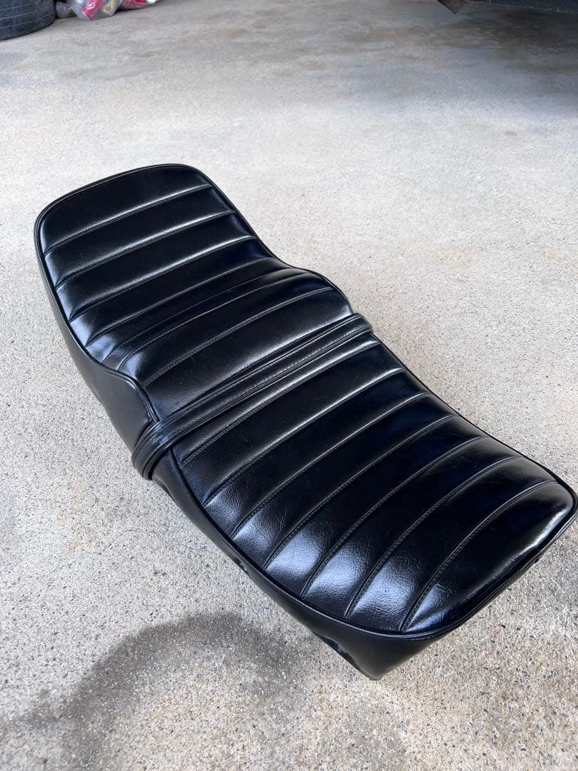 Z400FXタックロールシート　リベット