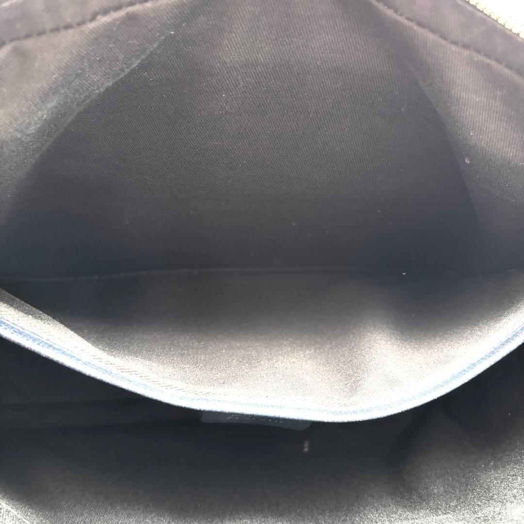 美品 サルヴァトーレフェラガモ 2way ビジネスバッグ 2層 レザー ネイビー