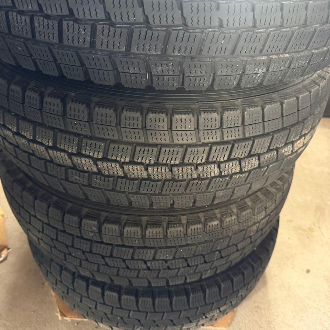 ［最終値下］ハイエース　スタッドレスタイヤ　純正ホイール　セット