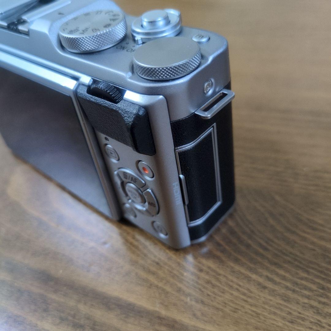 FUJIFILM X-A5 ミラーレス一眼 レンズキット おまけつき