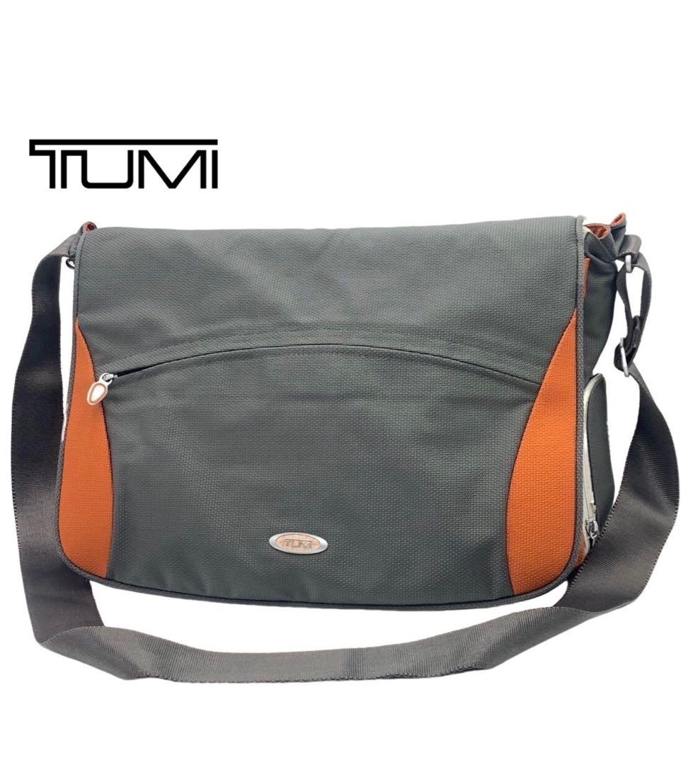 トゥミ　メッセンジャーバッグ　バッグ　ブランド　ファスナー　グレー　メンズお洒落