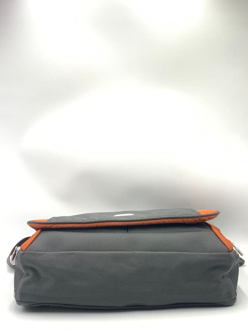 トゥミ　メッセンジャーバッグ　バッグ　ブランド　ファスナー　グレー　メンズお洒落