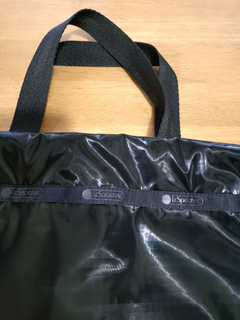 LeSportsacTH CITY KNAPSACKアップタウンブラックシャイン