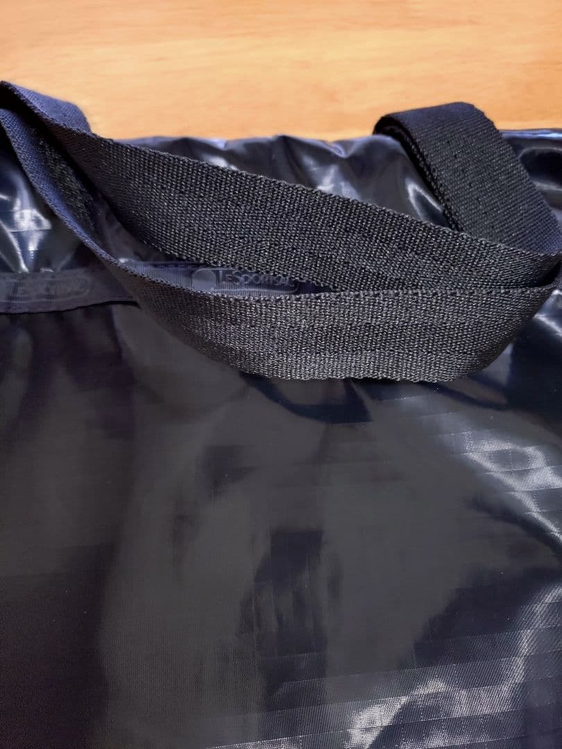 LeSportsacTH CITY KNAPSACKアップタウンブラックシャイン