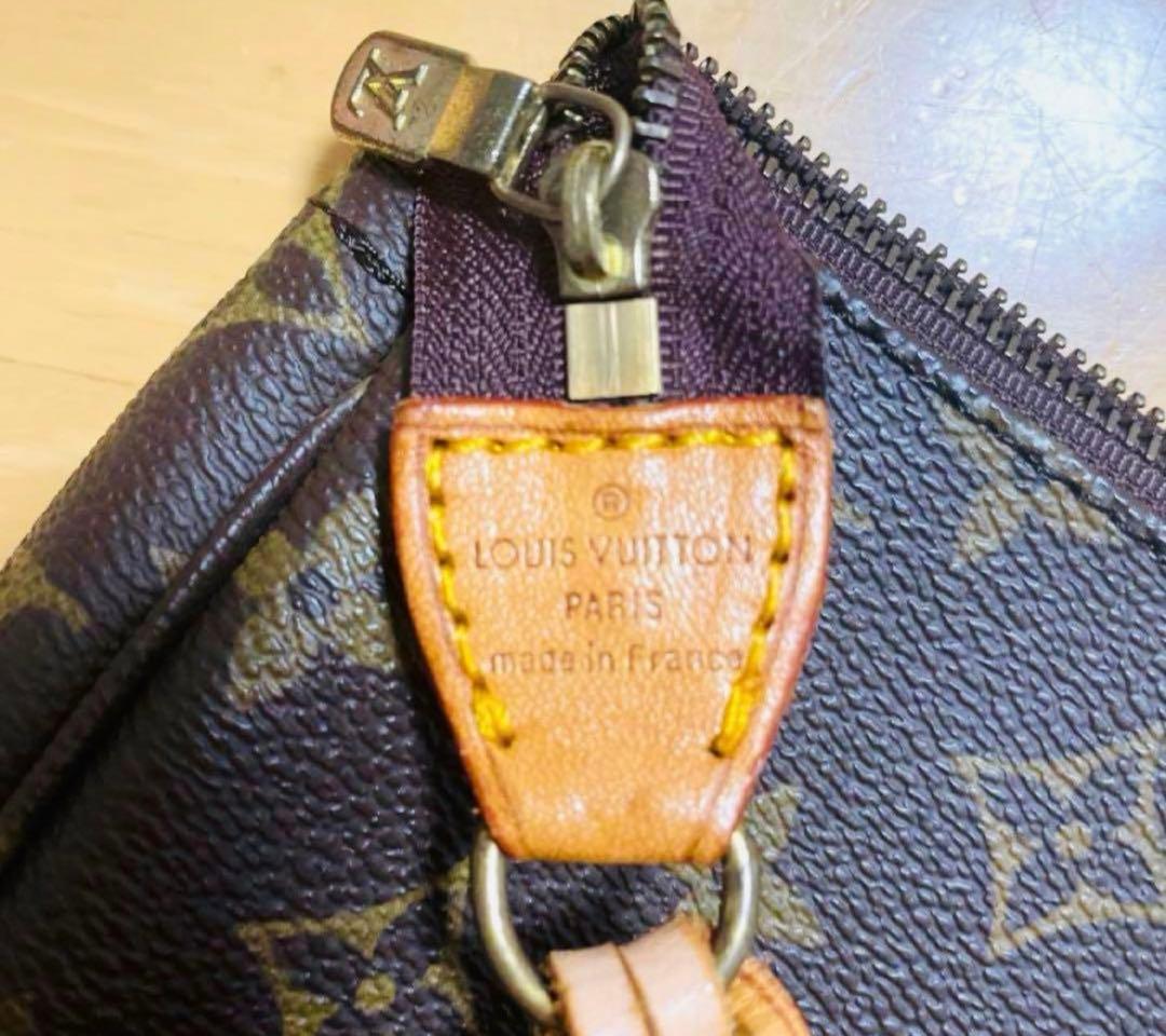 LOUIS VUITTON　ルイヴィトン　モノグラム　アクセサリーポーチ　バッグ