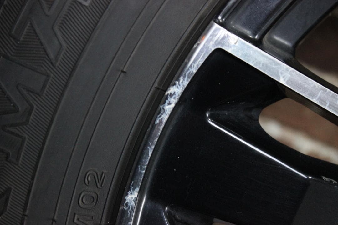 ハイエース・ＷＥＤＳ ＡＤＶＥＮＴＵＲＥ・スタッドレス　№２１７