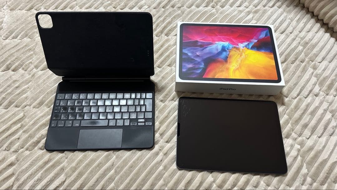 iPad Pro 第2世代　11インチ　MagicKeyboard付　256GB