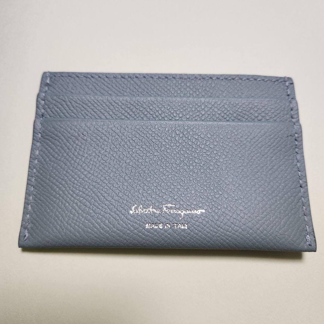 FERRAGAMO ブルーグレー 名刺入れ