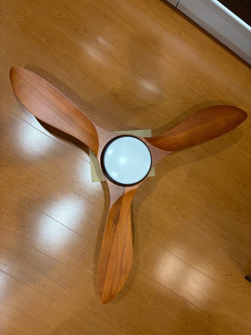 さ*さ様 【新品同様】シーリングファンライト 天井照明 天然木 モダン LOWY