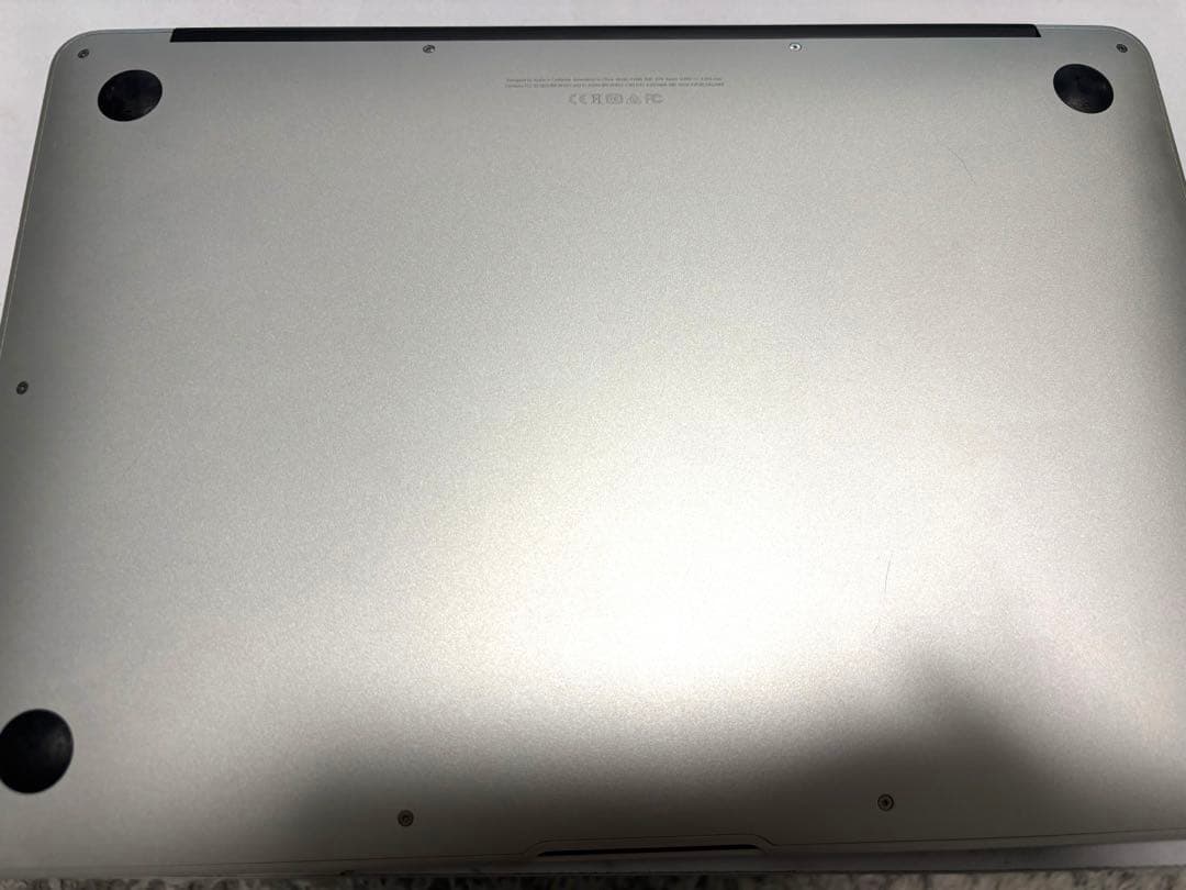 MacBook Air 2017 13インチ / 8GB / 初期化済み