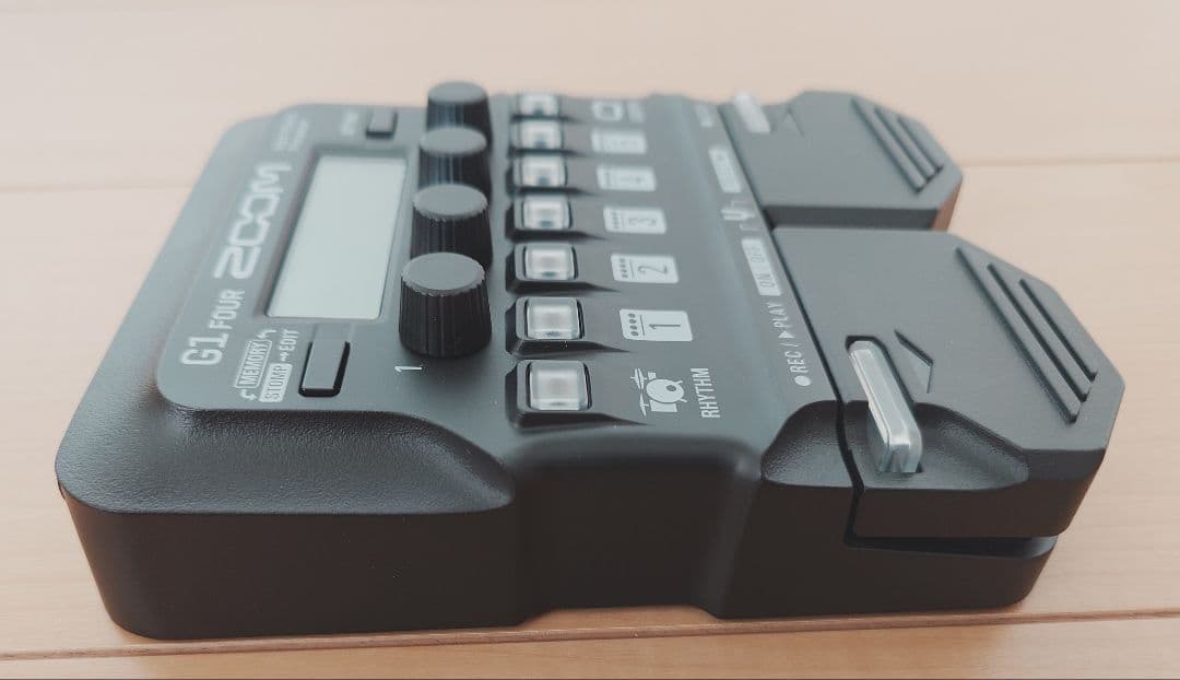ZOOM G1 FOUR ギターエフェクター