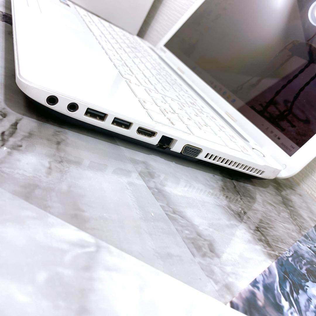 特別価格❣️1台限り✨初心者⭕すぐ使えるノートパソコン✨カメラ付き✨書類作成⭕