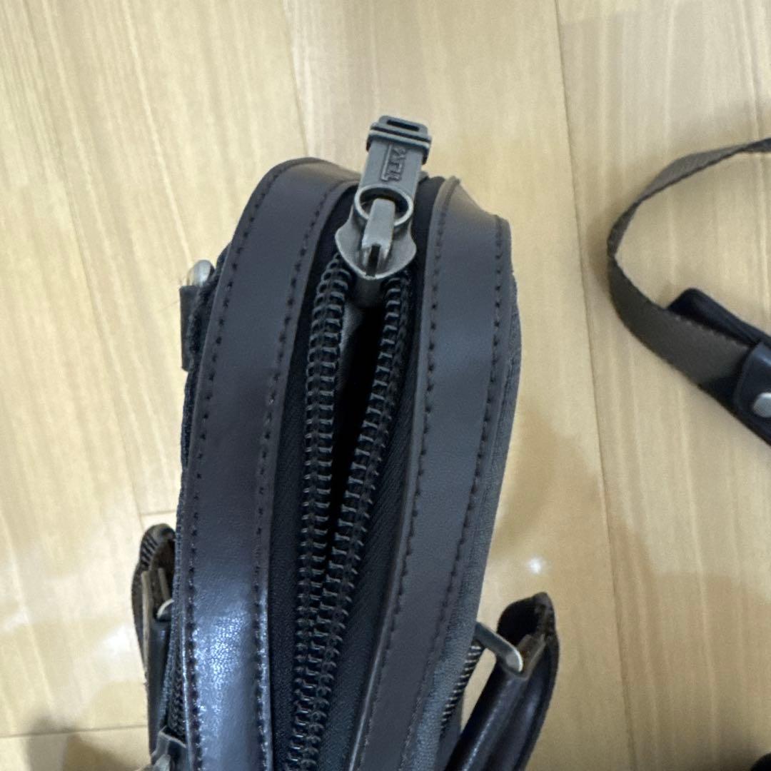 TUMI グレー/チャコール　ブリーフケース