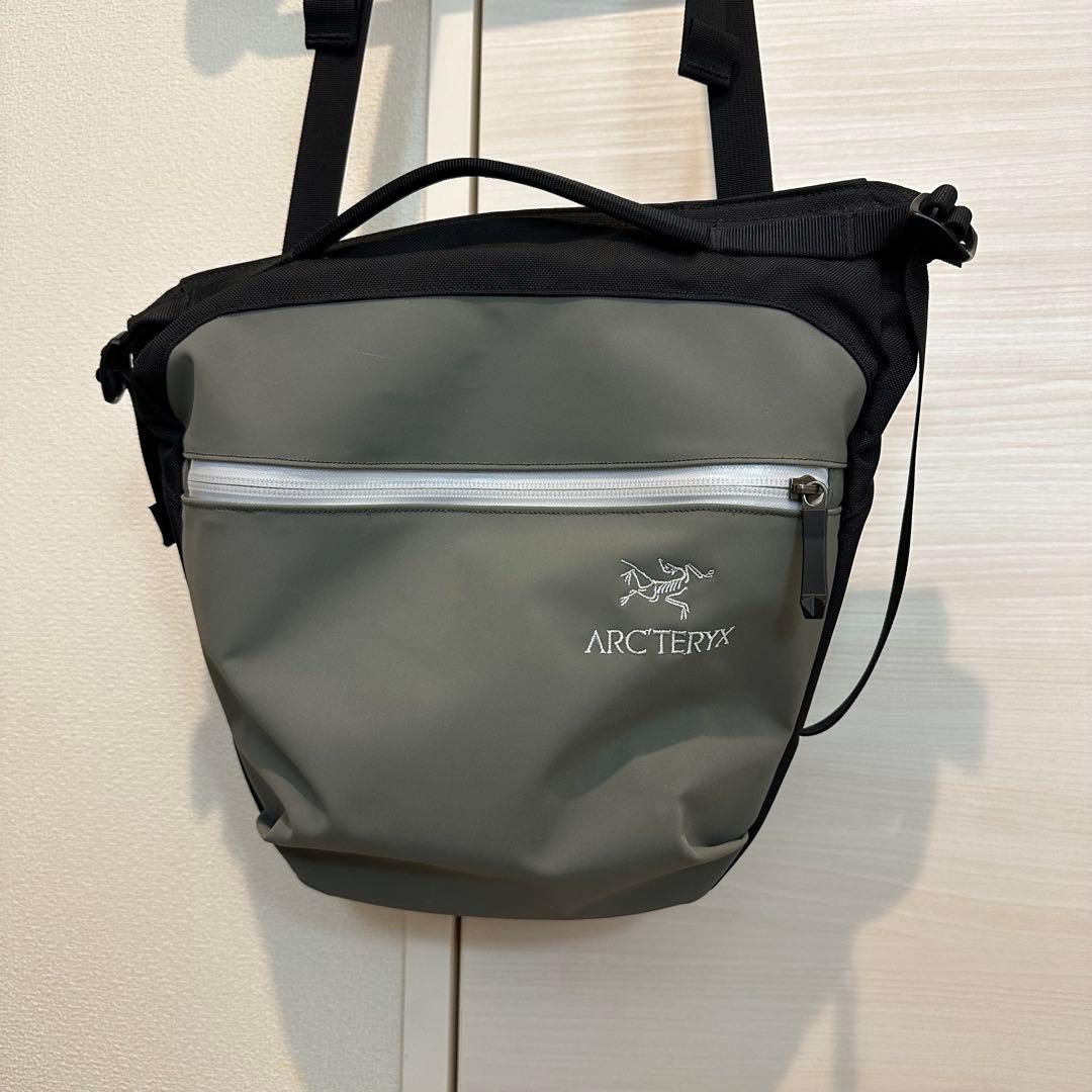 ARC'TERYX BEAMS別注 ARROW 8 ショルダーバッグ