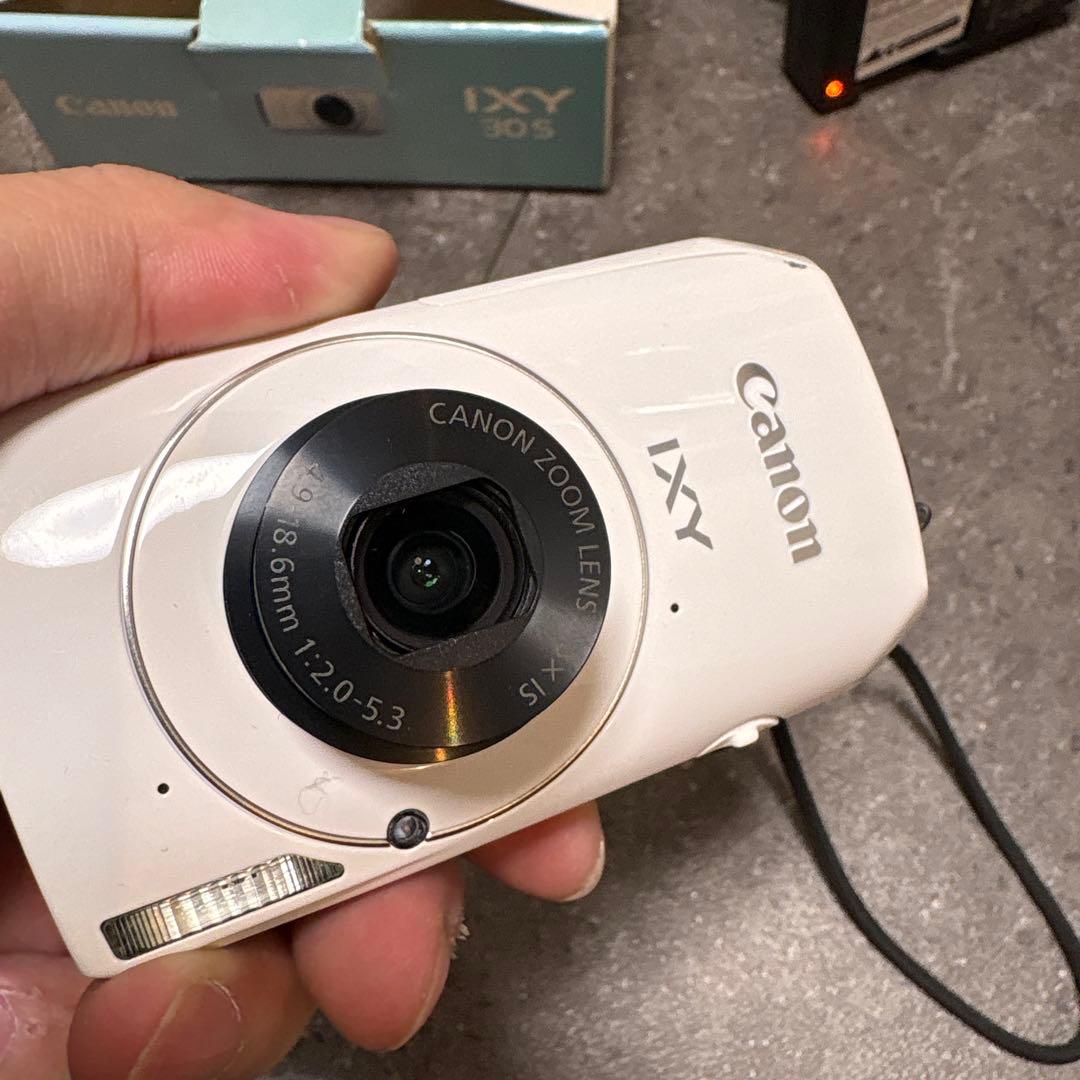 Canon　デジタルカメラ　ixy 30s ホワイト