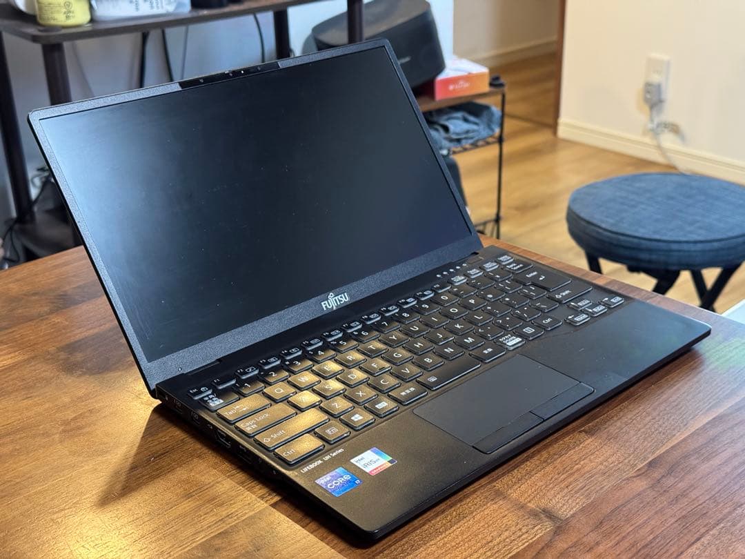 定価28万 5G LIFEBOOK i7 32GB 1TB かな無 軽量 22年