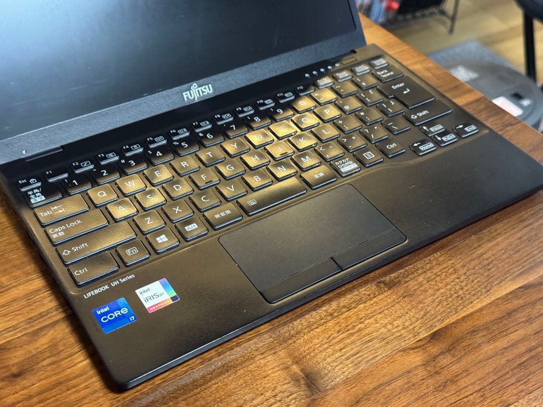 定価28万 5G LIFEBOOK i7 32GB 1TB かな無 軽量 22年