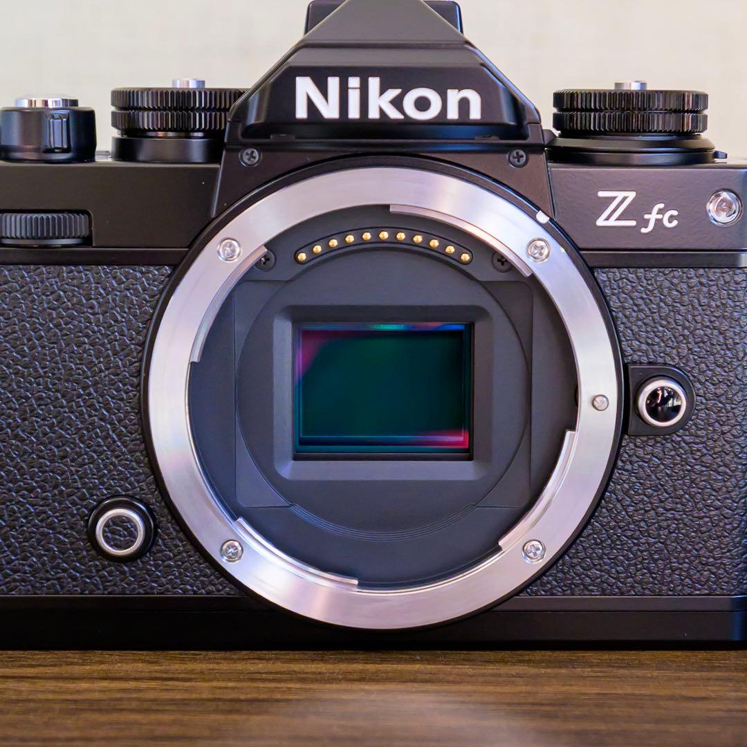 Nikon Z fc ミラーレス一眼カメラ　本体　ブラック