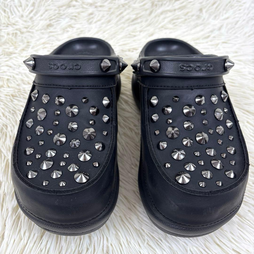 美品、crocs、クロックス、スタッズ、厚底、サンダル、黒